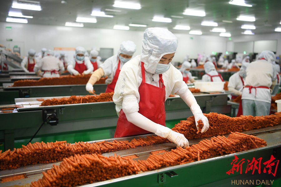 你知道辣條是怎么生產(chǎn)出來(lái)的嗎？五步了解辣條生產(chǎn)工藝